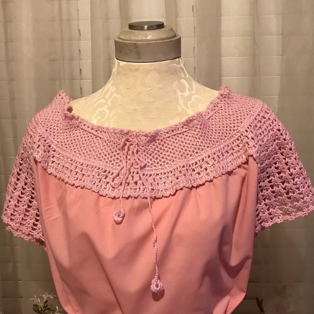 Blouses - Picture 2 of 8